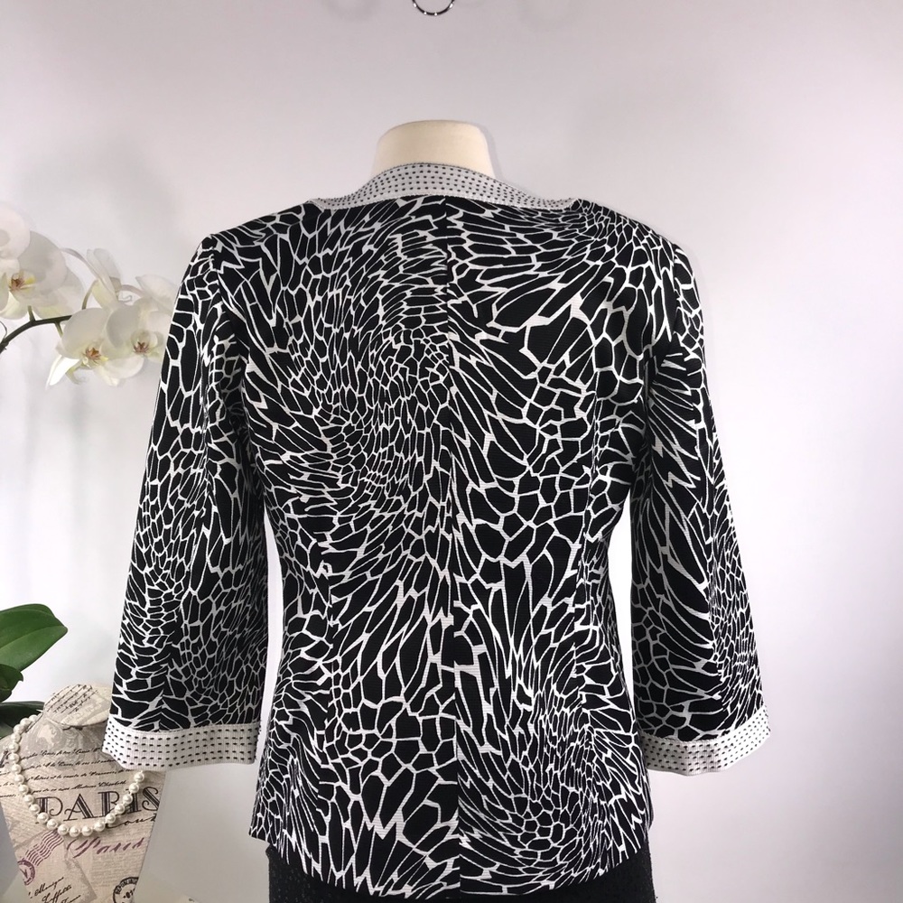 Chico’s longsleeve blazer jacket. - Picture 3 of 8